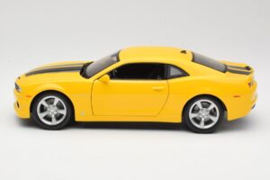 Chevrolet Camaro SS RS Amarelo Maisto 1:18 31173 Metal - imagem 4 de 8