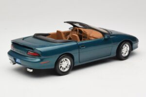Chevrolet Camaro Z28 Cabriolet Verde American Muscle 1:18 7231D0 Metal - imagem 3 de 8