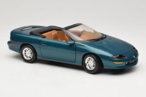 Chevrolet Camaro Z28 Cabriolet Verde American Muscle 1:18 7231D0 Metal - imagem 6 de 8