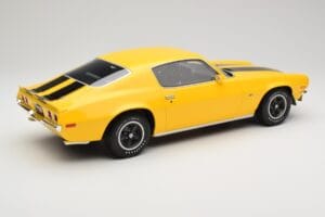 Chevrolet Camaro Z28 RS Daytona Yellow Otto 1:12 G085 Resina - imagem 2 de 6