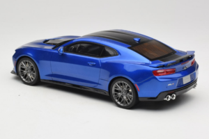 Chevrolet Camaro ZL1 Gen 6 Azul GT Spirit 1:18 GT177 Resina - imagem 5 de 6