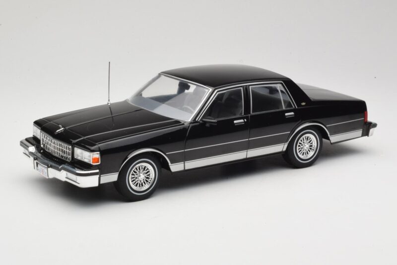 Chevrolet Caprice Preto MCG 1:18 MCG18113 Metal