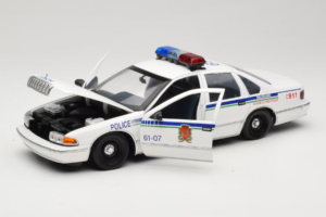 Chevrolet Caprice Canadá Polícia UT Models 1:18 21023 Metal - imagem 2 de 8