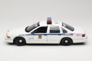 Chevrolet Caprice Canadá Polícia UT Models 1:18 21023 Metal - imagem 4 de 8