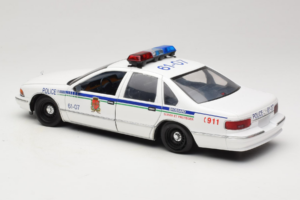 Chevrolet Caprice Canadá Polícia UT Models 1:18 21023 Metal - imagem 7 de 8