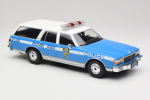 Chevrolet Caprice Estate Wagon NYPD MCG 1:18 MCG18477 Metal - imagem 4 de 6