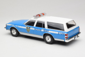 Chevrolet Caprice Estate Wagon NYPD MCG 1:18 MCG18477 Metal - imagem 5 de 6
