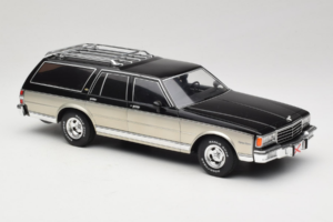 Chevrolet Caprice Estate Wagon Prateado & Cinzento MCG 1:18 MCG18478 Metal - imagem 4 de 6