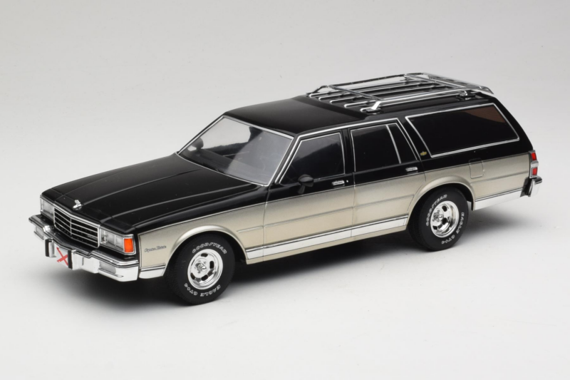 Chevrolet Caprice Estate Wagon Prateado & Cinzento MCG 1:18 MCG18478 Metal