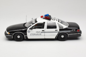 Chevrolet Caprice Glendale Polícia UT Models 1:18 21026 Metal - imagem 4 de 8