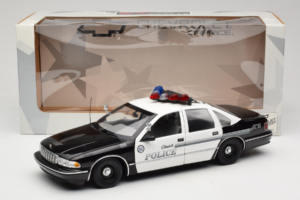 Chevrolet Caprice Glendale Polícia UT Models 1:18 21026 Metal - imagem 8 de 8