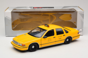 Chevrolet Caprice NYC Táxi UT Models 1:18 180142095 Metal - imagem 8 de 8