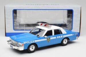 Chevrolet Caprice NYPD Carro de Polícia MCG 1:18 MCG18360 Metal - imagem 6 de 6