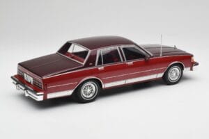 Chevrolet Caprice Vermelho Metálico MCG 1:18 MCG18361 Metal - imagem 2 de 6