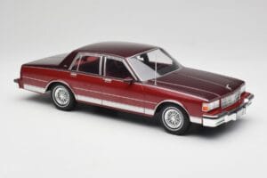 Chevrolet Caprice Vermelho Metálico MCG 1:18 MCG18361 Metal - imagem 4 de 6