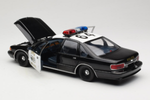 Chevrolet Caprice Califórnia Polícia UT Models 1:18 180142098 Metal - imagem 5 de 8