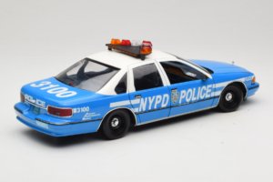 Chevrolet Caprice Nova Iorque Polícia UT Models 1:18 180142097 Metal - imagem 3 de 8