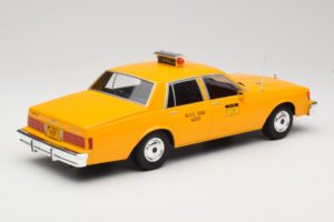 Chevrolet Caprice Amarelo Táxi MCG 1:18 MCG18038 Metal - imagem 2 de 6