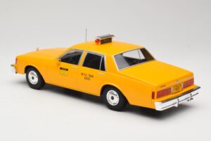 Chevrolet Caprice Amarelo Táxi MCG 1:18 MCG18038 Metal - imagem 5 de 6