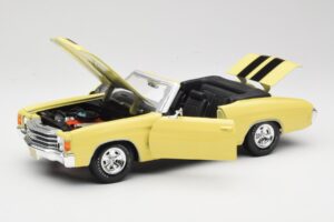 Chevrolet Chevelle SS 454 Amarelo Maisto 1:18 531890 Metal - imagem 2 de 8