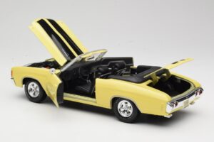 Chevrolet Chevelle SS 454 Amarelo Maisto 1:18 531890 Metal - imagem 5 de 8