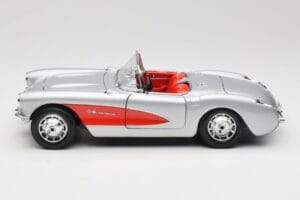Chevrolet Corvette C1 Prata Bburago 1:18 3034 Metal - imagem 4 de 8