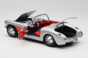 Chevrolet Corvette C1 Prata Bburago 1:18 3034 Metal - imagem 5 de 8