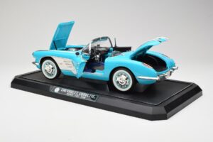 Chevrolet Corvette C1 Hard Top Azul Solido 1:12 1202-M1 Metal - imagem 5 de 8