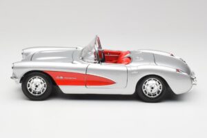 Chevrolet Corvette C1 Prata & Vermelho Bburago 1:18 3024-M1 Metal - imagem 4 de 8