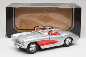 Chevrolet Corvette C1 Prata & Vermelho Bburago 1:18 3024-M1 Metal - imagem 8 de 8