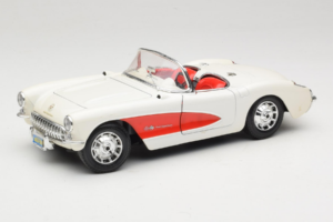 Chevrolet Corvette C1 Branco & Vermelho Bburago 1:18 3024-M3 Metal