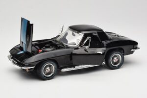 Chevrolet Corvette C2 Preto American Muscle 1:18 AMM1099/06 Metal - imagem 2 de 8