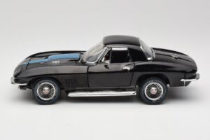 Chevrolet Corvette C2 Preto American Muscle 1:18 AMM1099/06 Metal - imagem 4 de 8