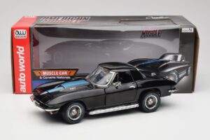 Chevrolet Corvette C2 Preto American Muscle 1:18 AMM1099/06 Metal - imagem 8 de 8