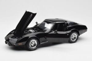 Chevrolet Corvette C3 Preto UT Models 1:18 21071 Metal - imagem 2 de 8