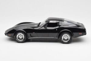 Chevrolet Corvette C3 Preto UT Models 1:18 21071 Metal - imagem 4 de 8