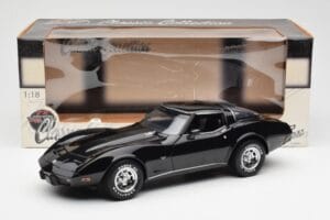 Chevrolet Corvette C3 Preto UT Models 1:18 21071 Metal - imagem 8 de 8