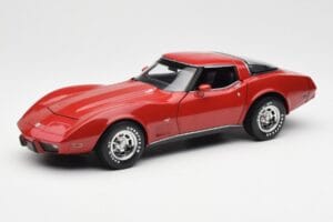 Chevrolet Corvette C3 Vermelho UT Models 1:18 21073 Metal