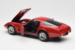 Chevrolet Corvette C3 Vermelho UT Models 1:18 21073 Metal - imagem 5 de 8