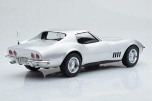 Chevrolet Corvette C3 Prateado Norev 1:18 189032 Metal - imagem 2 de 6