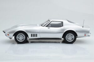 Chevrolet Corvette C3 Prateado Norev 1:18 189032 Metal - imagem 3 de 6