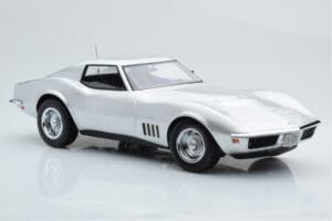 Chevrolet Corvette C3 Prateado Norev 1:18 189032 Metal - imagem 4 de 6