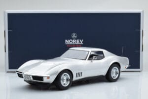 Chevrolet Corvette C3 Prateado Norev 1:18 189032 Metal - imagem 6 de 6