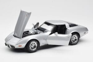 Chevrolet Corvette C3 Prata UT Models 1:18 21072 Metal - imagem 2 de 8