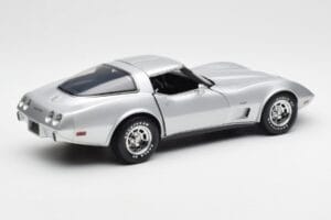Chevrolet Corvette C3 Prata UT Models 1:18 21072 Metal - imagem 3 de 8