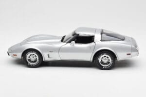 Chevrolet Corvette C3 Prata UT Models 1:18 21072 Metal - imagem 4 de 8