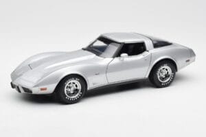 Chevrolet Corvette C3 Prata UT Models 1:18 21072 Metal