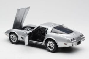 Chevrolet Corvette C3 Prata UT Models 1:18 21072 Metal - imagem 5 de 8