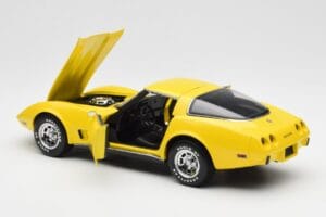 Chevrolet Corvette C3 Amarelo UT Models 1:18 21074 Metal - imagem 5 de 8