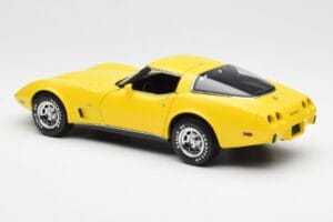 Chevrolet Corvette C3 Amarelo UT Models 1:18 21074 Metal - imagem 7 de 8
